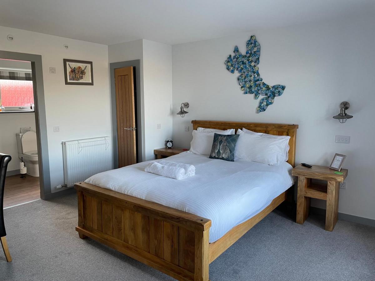 The Bridge Self Catering Kilmaluag Exterior foto